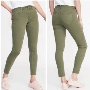Old Navy Rockstar Green Mid-Rise Pants Size 16